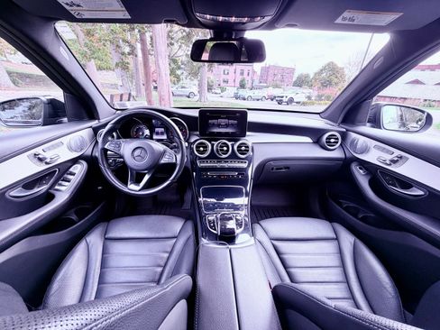 Used 2017 Mercedes-Benz GLC 300 4MATIC image 11