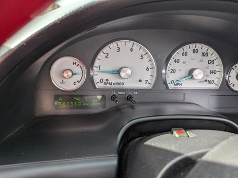 Used 2003 Ford Thunderbird image 9