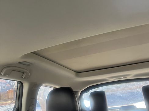 Used 2020 Nissan Pathfinder SL image 19