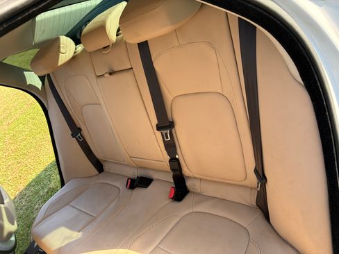 Used 2017 Jaguar XF Premium RWD image 15