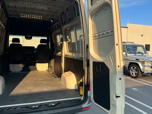Used 2023 Mercedes-Benz Sprinter 2500 image 25