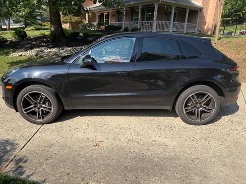 Used 2020 Porsche Macan S AWD/4WD image 1