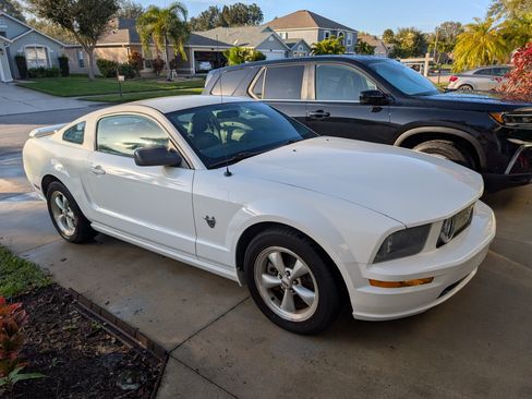 Used 2009 Ford Mustang GT Premium image 1