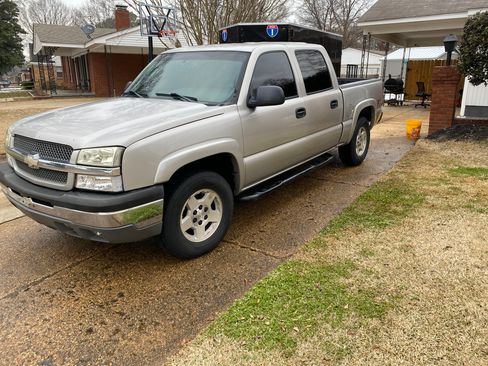 Used 2004 Chevrolet Silverado 1500 Z71 Pickup 4D 5 3/4 ft image 1