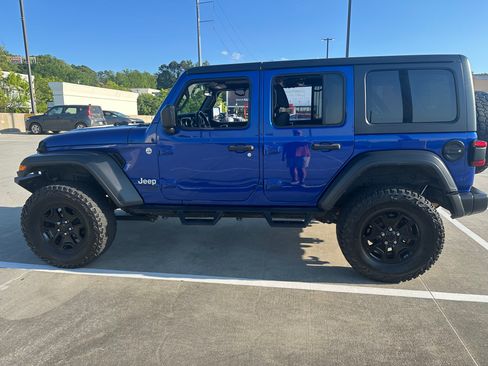 Used 2018 Jeep Wrangler Unlimited Sport S image 6