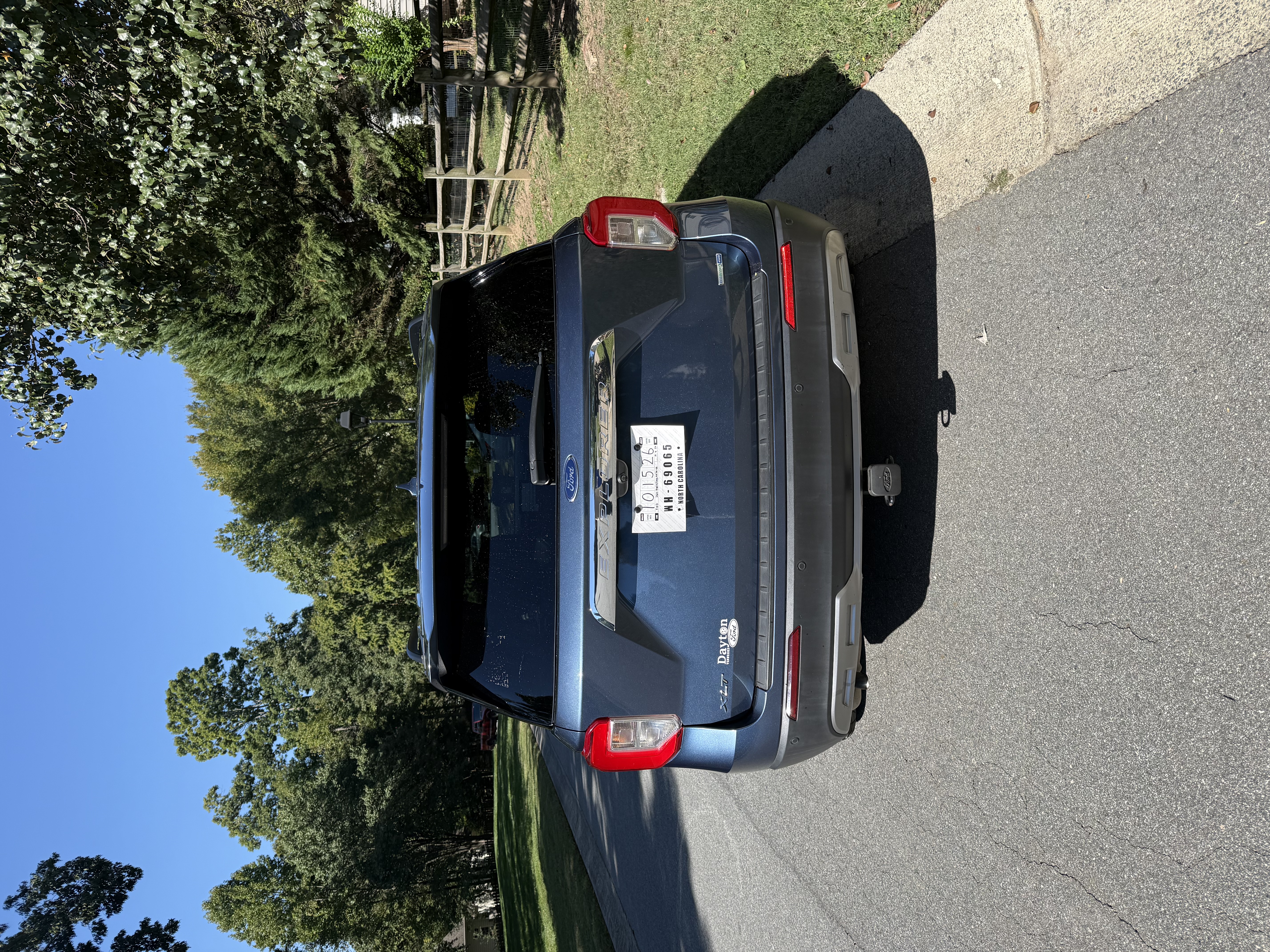 Used 2020 Ford Explorer XLT w/ Equipment Group 202A AWD/4WD image 6