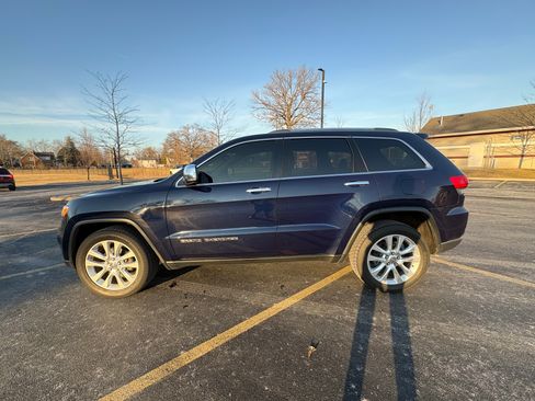 Used 2017 Jeep Grand Cherokee Limited image 8
