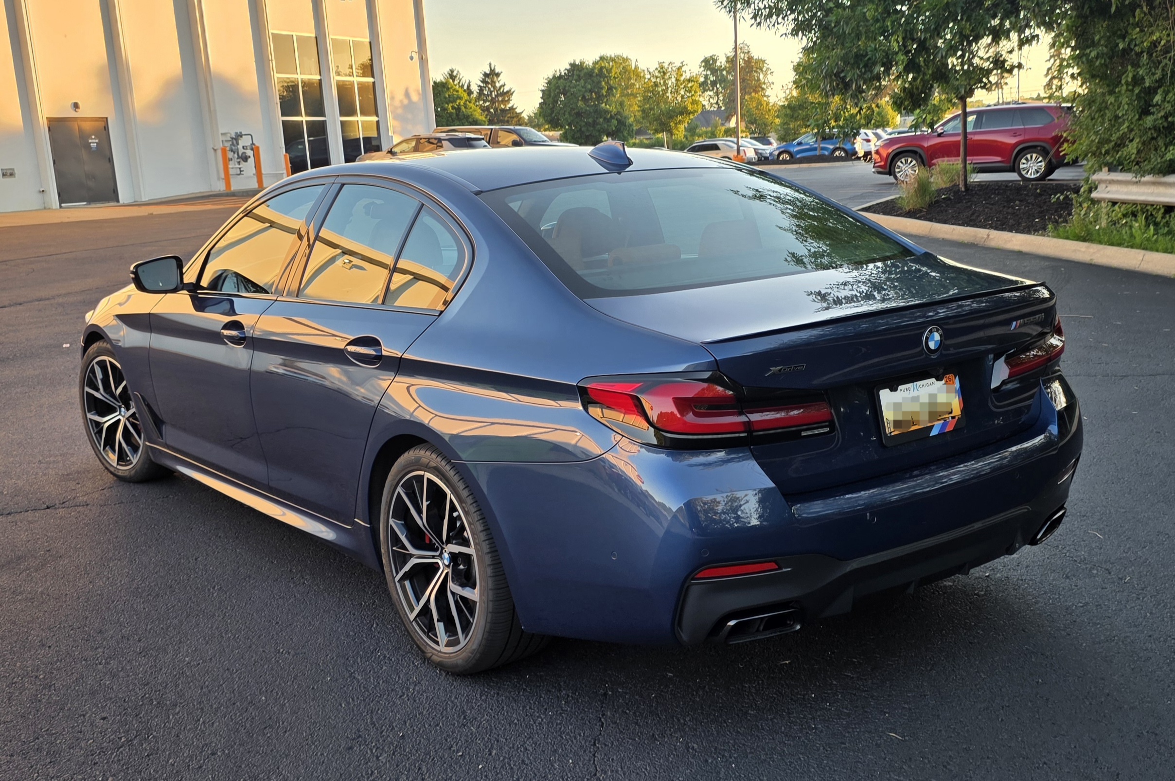 Used 2021 BMW M550i xDrive w/ Premium Package AWD/4WD image 8