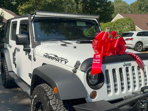 Used 2013 Jeep Wrangler Unlimited Sport image 4