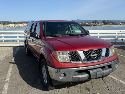 Used 2008 Nissan Frontier SE w/ SE Value Truck Pkg image 2