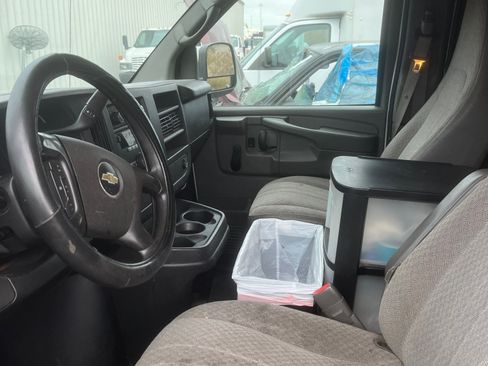 Used 2014 Chevrolet Express 3500 image 11