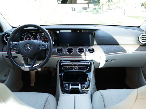 Used 2017 Mercedes-Benz E 300 image 6