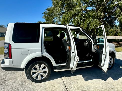Used 2016 Land Rover LR4 HSE image 12