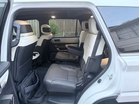 Used 2023 Toyota Sequoia Capstone AWD/4WD image 8