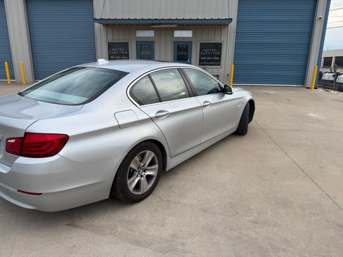 Used 2011 BMW 528i Sedan image 1