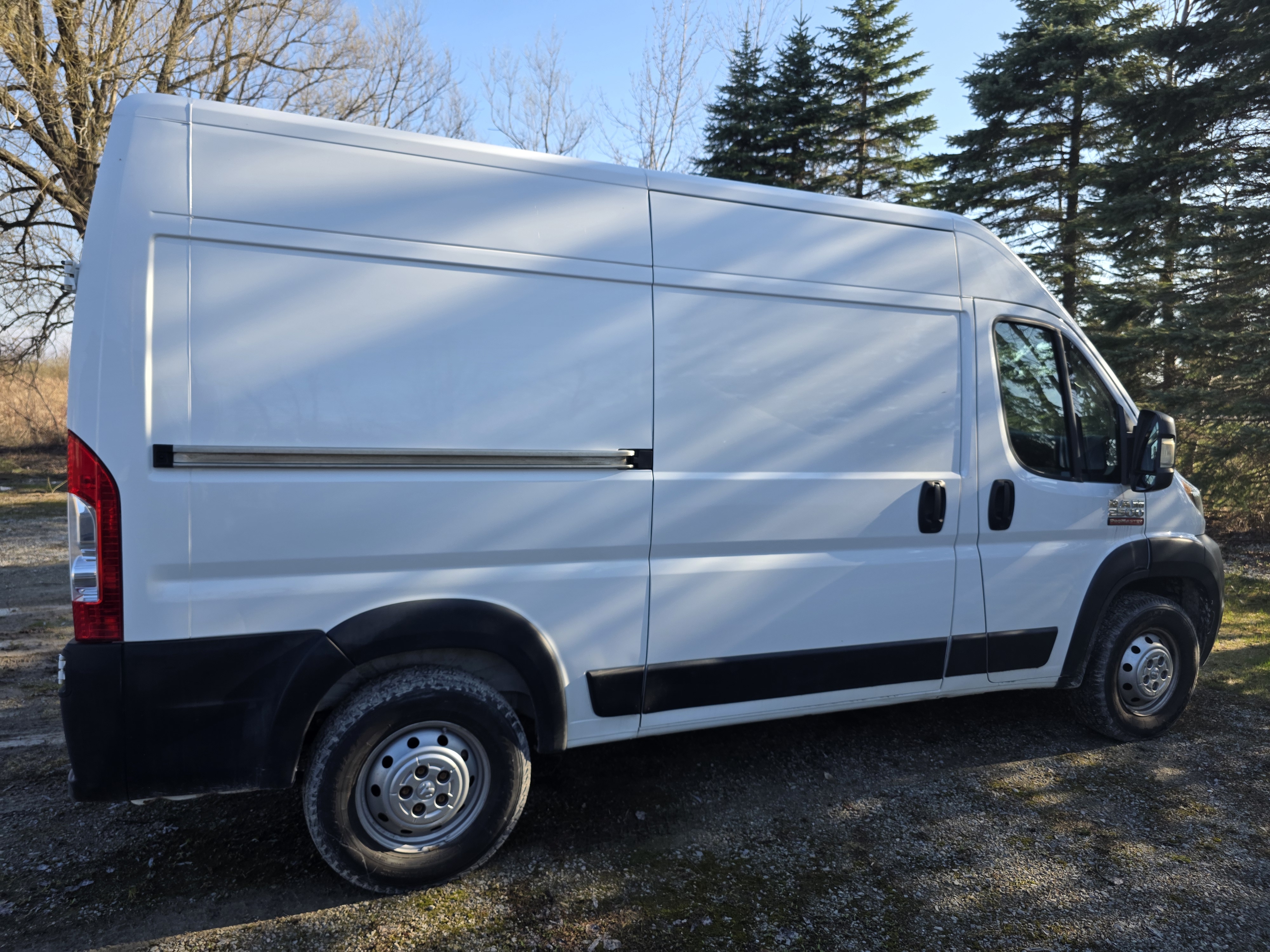 Used 2022 RAM ProMaster 2500 w/ Convenience Group FWD image 5