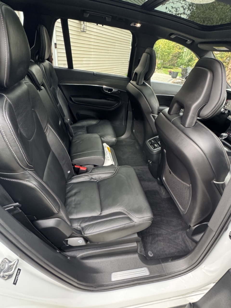 Used 2020 Volvo XC90 T6 R-Design w/ Advanced Package AWD/4WD image 11
