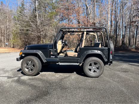 Used 2001 Jeep Wrangler Sahara AWD/4WD image 2