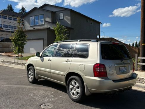 Used 2002 Toyota Highlander 4WD V6 image 2