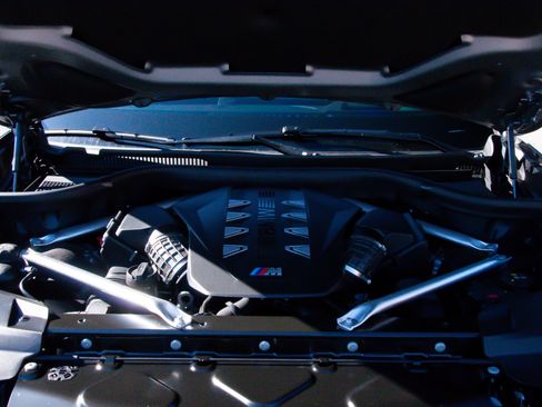 Used 2025 BMW X7 M60i w/ M Sport Professional Package image 15