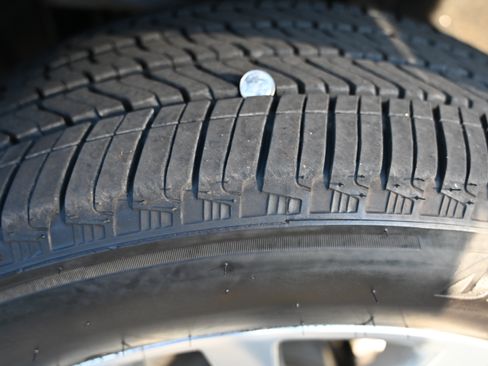 Used 2021 Cadillac Escalade Premium Luxury image 22