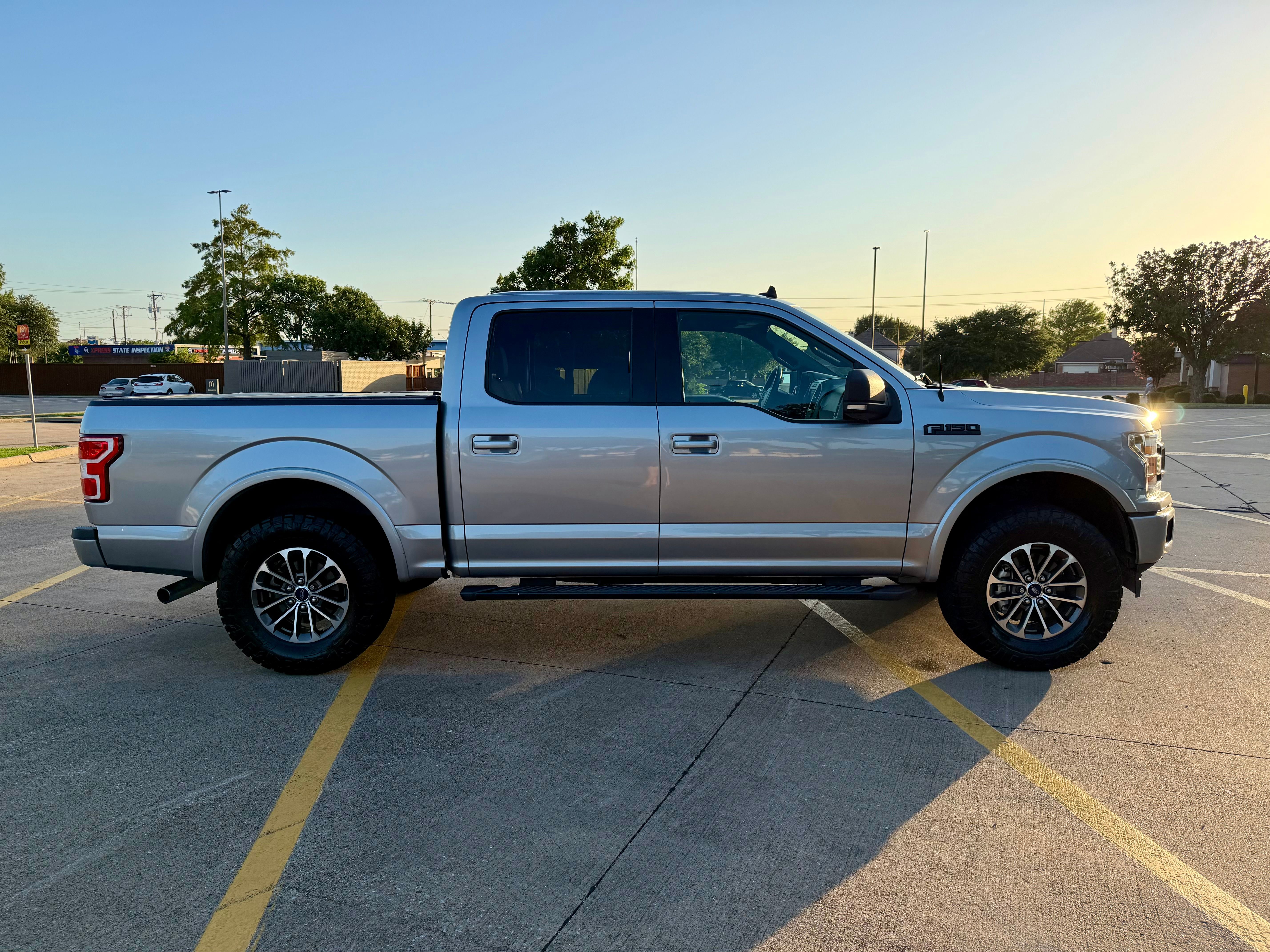 Used 2020 Ford F150 XLT w/ Equipment Group 302A Luxury AWD/4WD image 9