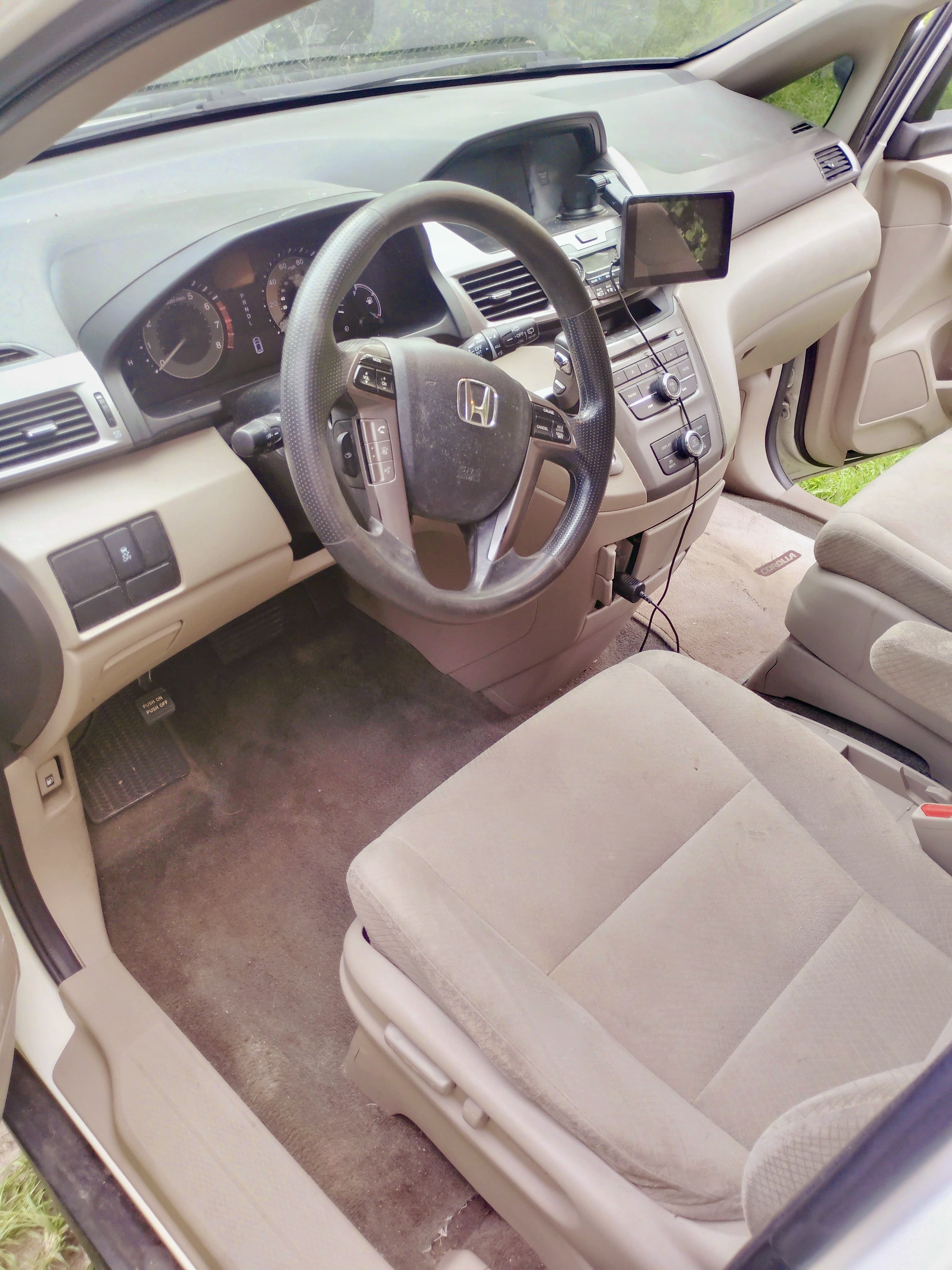 Used 2015 Honda Odyssey LX image 14