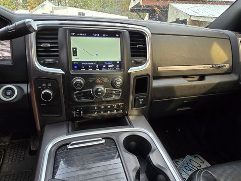 Used 2018 RAM 3500 Laramie Longhorn image 18