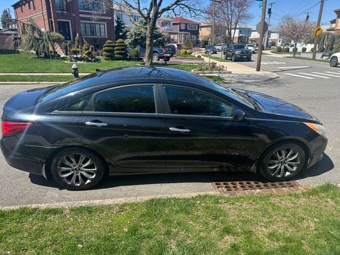 Used 2011 Hyundai Sonata SE image 2