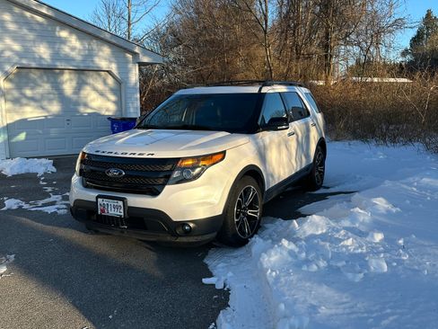 Used 2014 Ford Explorer Sport w/ Equipment Group 401A image 2