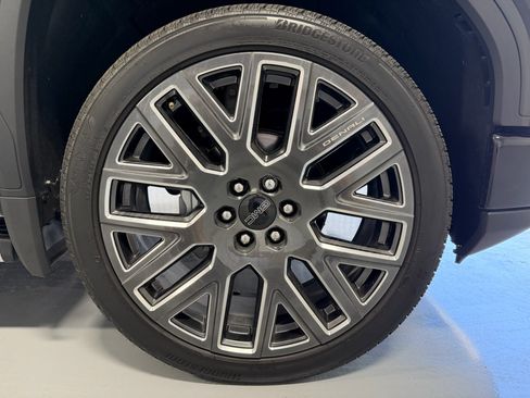 Used 2025 GMC Sierra 1500 Denali Ultimate AWD/4WD image 12