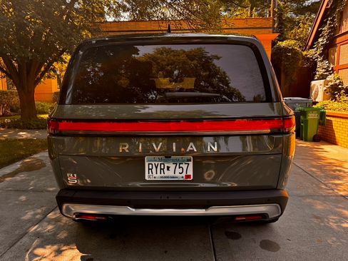 Used 2022 Rivian R1S Launch Edition AWD/4WD image 9
