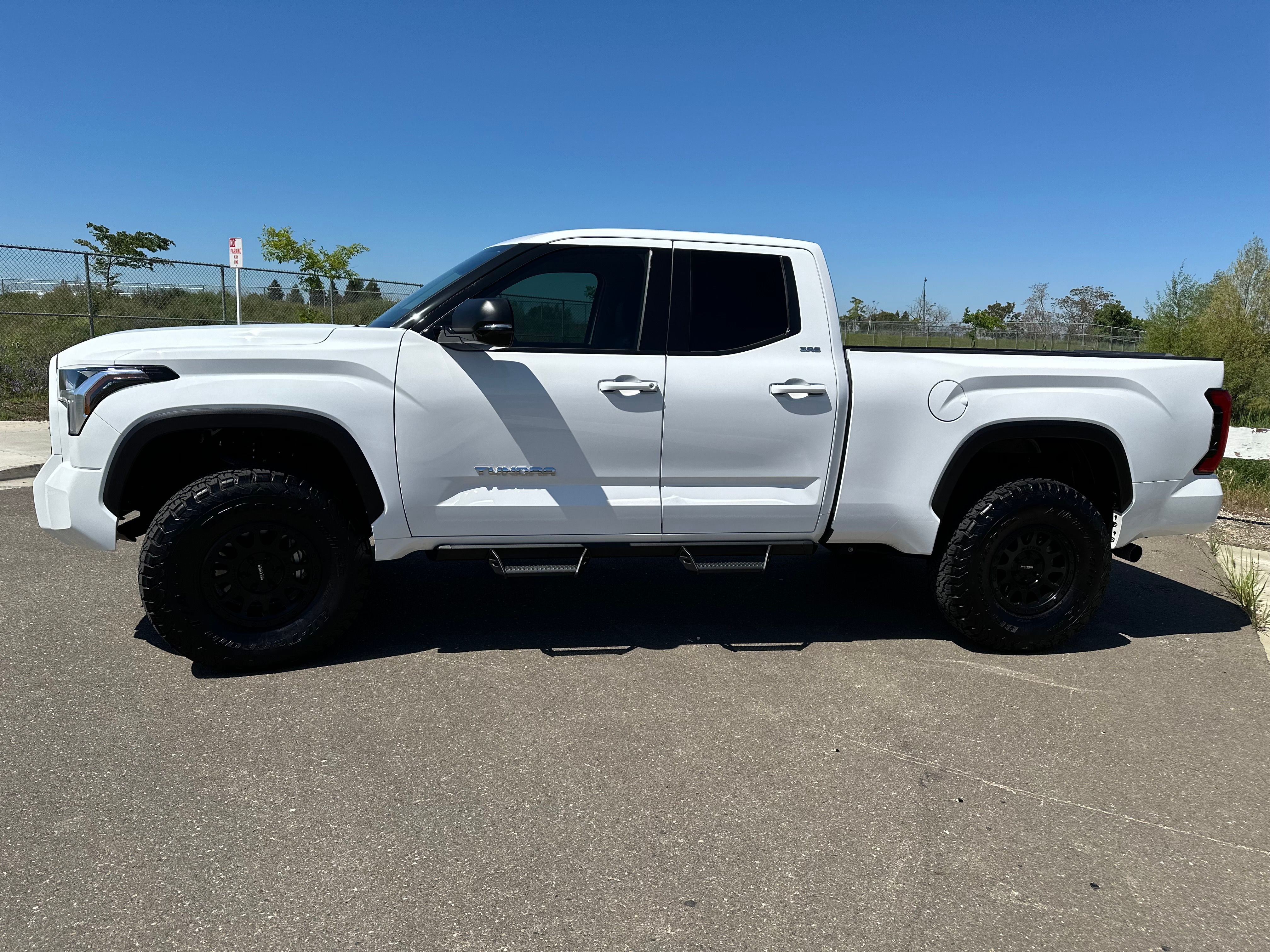 Used 2023 Toyota Tundra SR5 w/ SR5 Premium Package AWD/4WD image 8