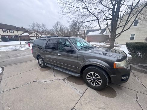 Used 2015 Ford Expedition EL XLT w/ Equipment Group 202A image 12