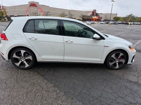 Used 2019 Volkswagen GTI S w/ Driver Assistance Package image 9