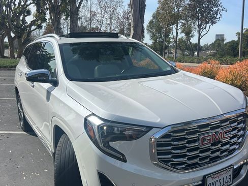 Used 2020 GMC Terrain Denali w/ Denali Premium Package image 4