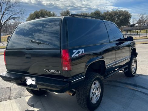 Used 1999 Chevrolet Tahoe 4WD 2-Door w/ Preferred Equipment Group image 4