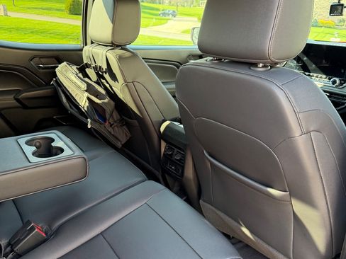 Used 2024 Chevrolet Colorado LT w/ LT Convenience Package III image 12