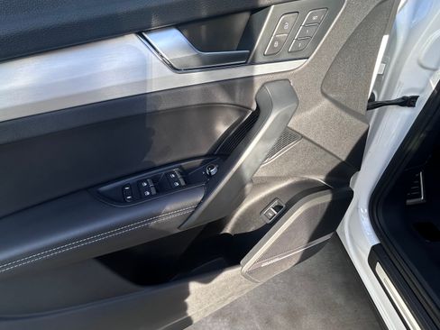 Used 2020 Audi SQ5 Premium Plus w/ Premium Plus Package image 16