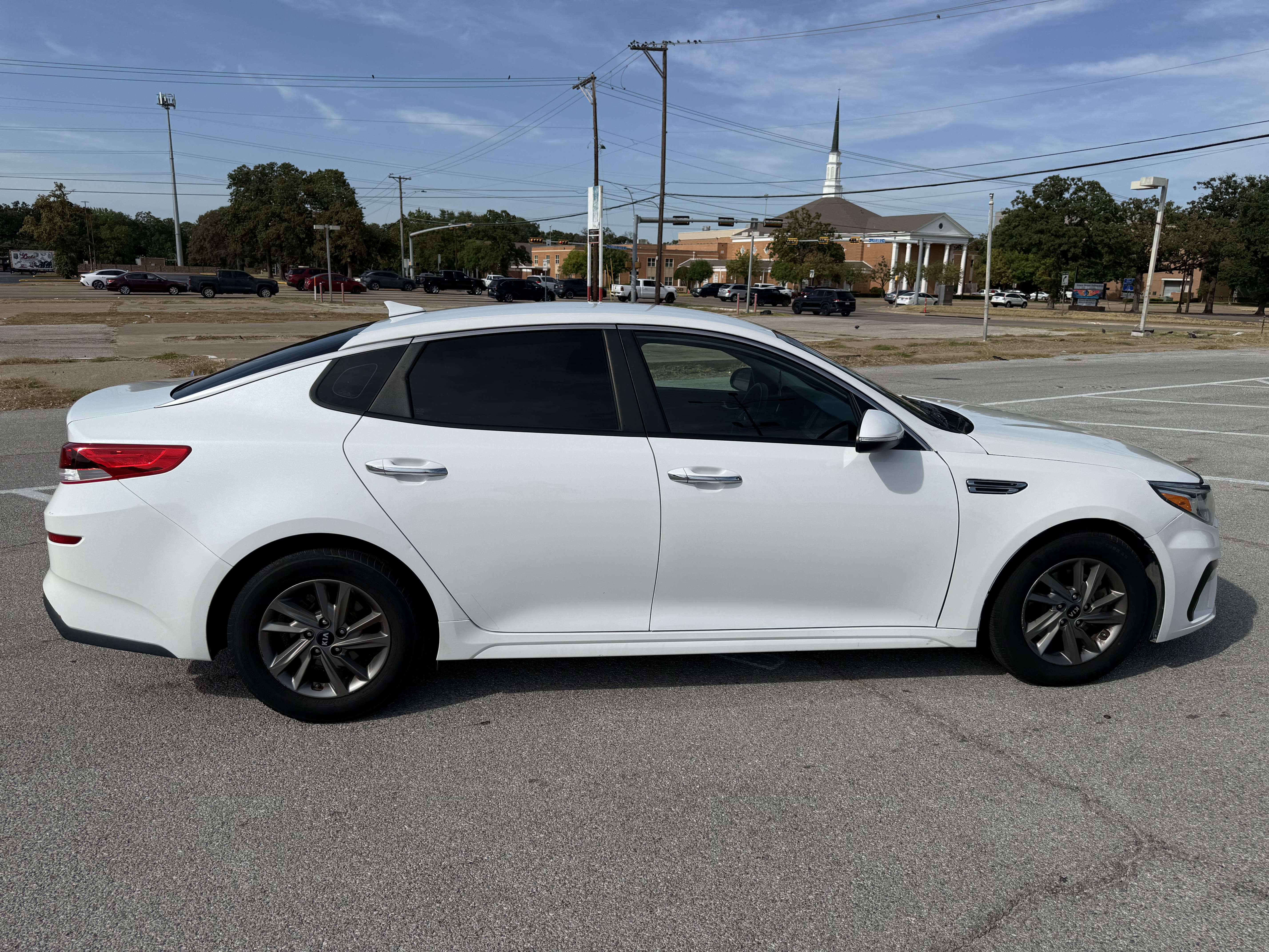 Used 2019 Kia Optima LX FWD image 4