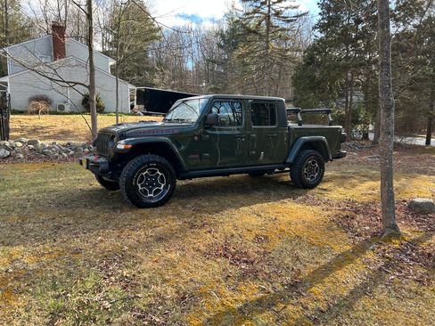 Used 2021 Jeep Gladiator Mojave w/ Cold Weather Group image 2