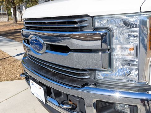 Used 2018 Ford F250 Lariat w/ Lariat Ultimate Package image 8