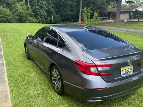 Used 2018 Honda Accord EX-L image 2