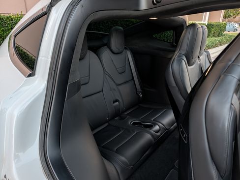 Used 2016 Tesla Model X 90D image 10