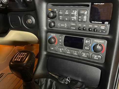 Used 2001 Chevrolet Corvette Convertible 2D w/ Preferred Equipment Group1 image 9