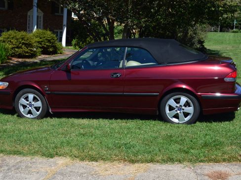 Used 2003 Saab 9-3 SE image 11