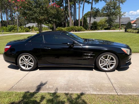 Used 2013 Mercedes-Benz SL 550 image 2