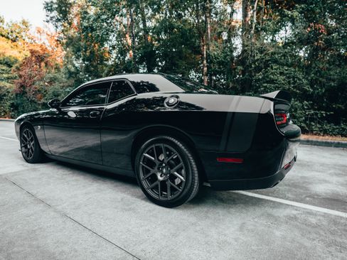 Used 2017 Dodge Challenger R/T Scat Pack image 14