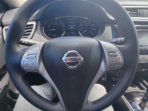 Used 2016 Nissan Rogue S image 21