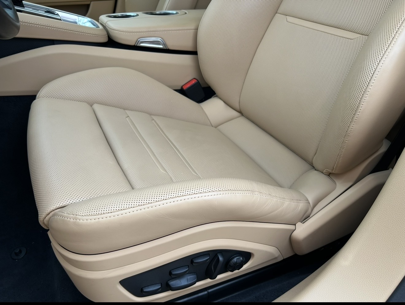 Used 2023 Porsche Panamera GTS AWD/4WD image 18